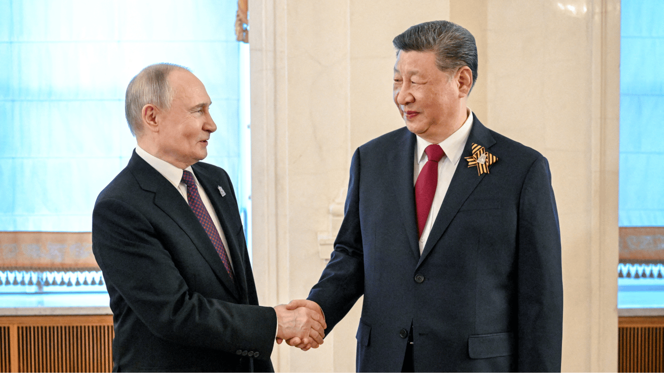 Путін та Сі Цзіньпін обговорили Україну: деталі телефонної розмови перед зустріччю з Трампом