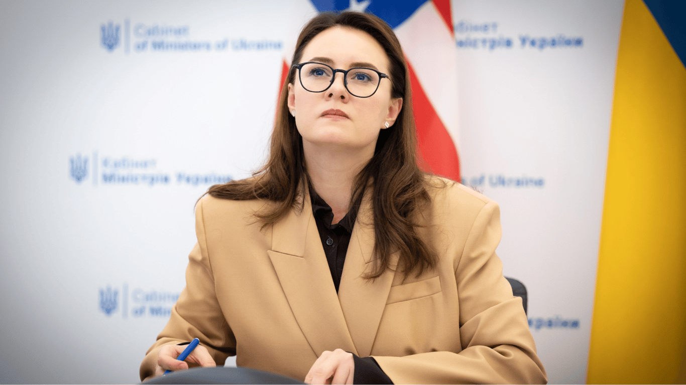 ЕС перечислил Украине 3 миллиарда евро: на что пойдут средства