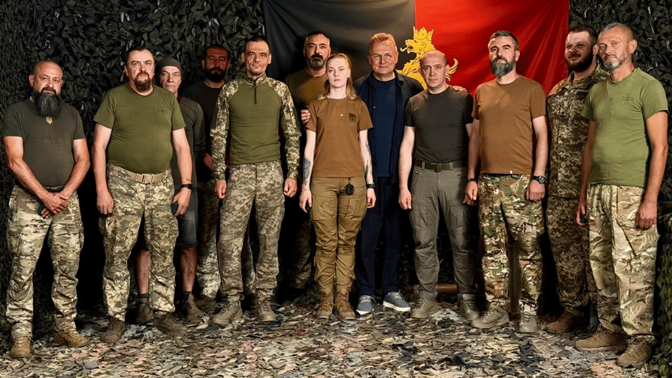 Львів передав бійцям на Донеччині техніку на 8,6 млн: що отримали захисники