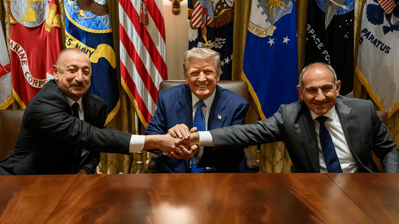 Азербайджан і Вірменія підписали мир за посередництва Трампа: деталі угоди