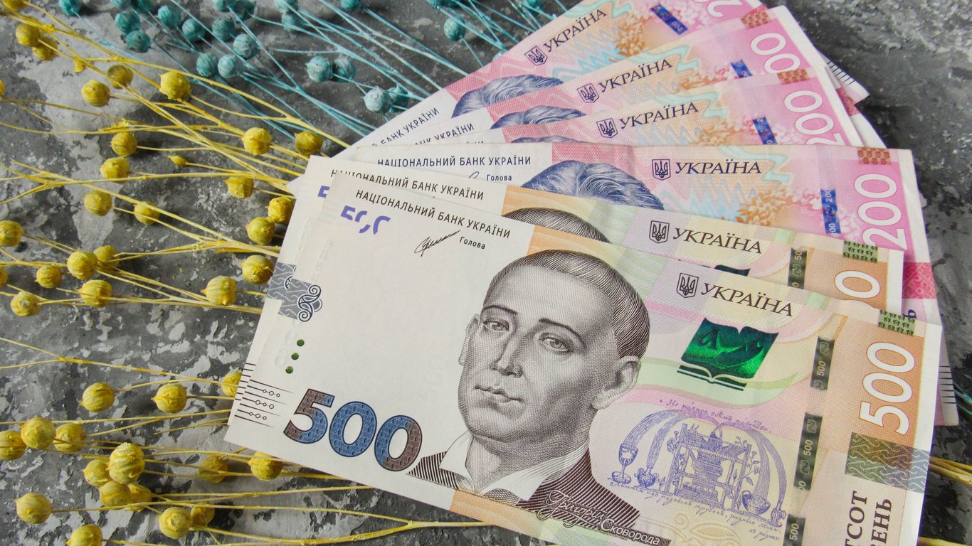 У серпні 2025 року зміниться фінансування українців: що чекає на зарплати, пенсії та податки