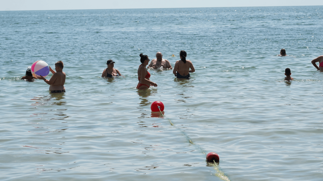 Одесса готовится к жаркому дню: какая будет температура воды в море 10 августа