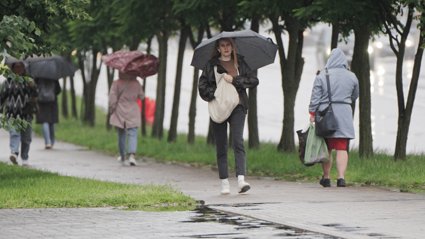 Jutro w Ukrainie wyraźne ochłodzenie i burze: gdzie oczekiwany jest silny wiatr