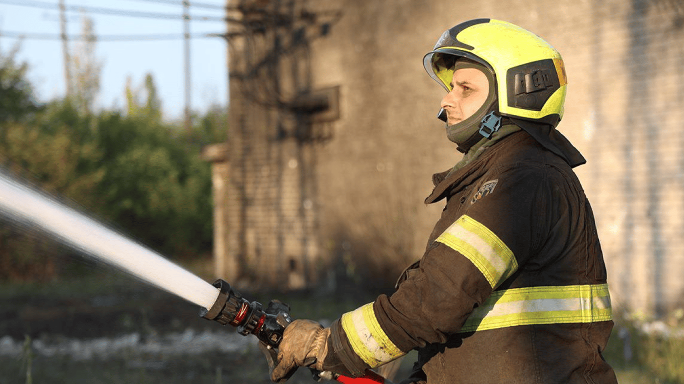 Росіяни вдарили по Запоріжжю: троє поранених, є задимлення