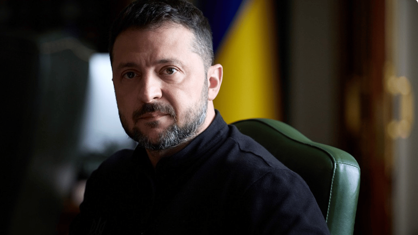 Зеленский призвал мир усилить давление на РФ после авиаудара по Запорожью: подробности