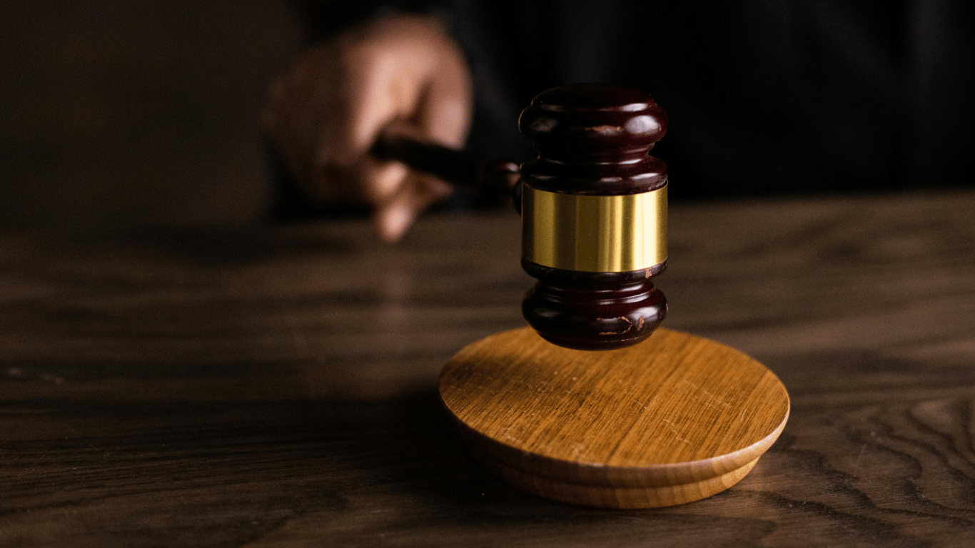 Військовий у Одесі оформив фіктивного працівника: держава втратила 250 тисяч гривень