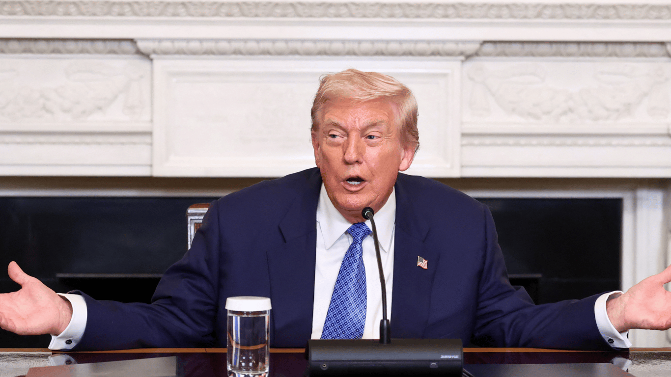 Трамп вагається з тарифами проти Китаю: що зупиняє рішення США