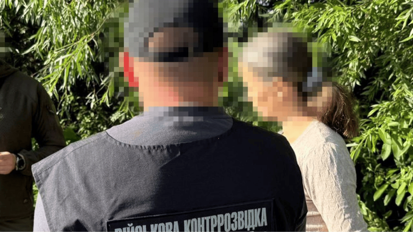 СБУ затримала шпигунку РФ у Львівській області: вона знімала аеродроми для окупантів