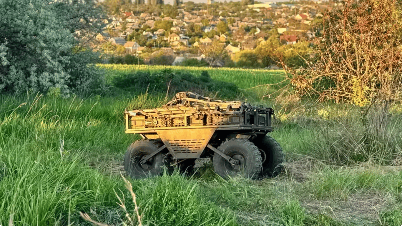 The Ministry of Defense has introduced 8 new combat robots: what tasks they will perform