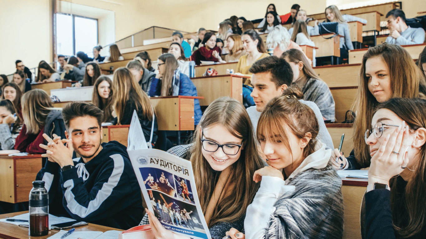 Студентів до 25 років можуть мобілізувати при зміні ВНЗ: у якому випадку