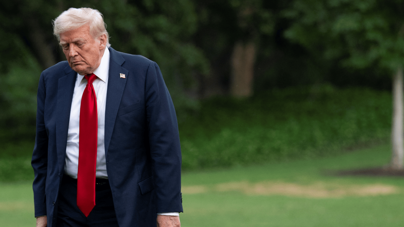 Трамп заявив, що Зеленського не буде на зустрічі з Путіним: що це означає