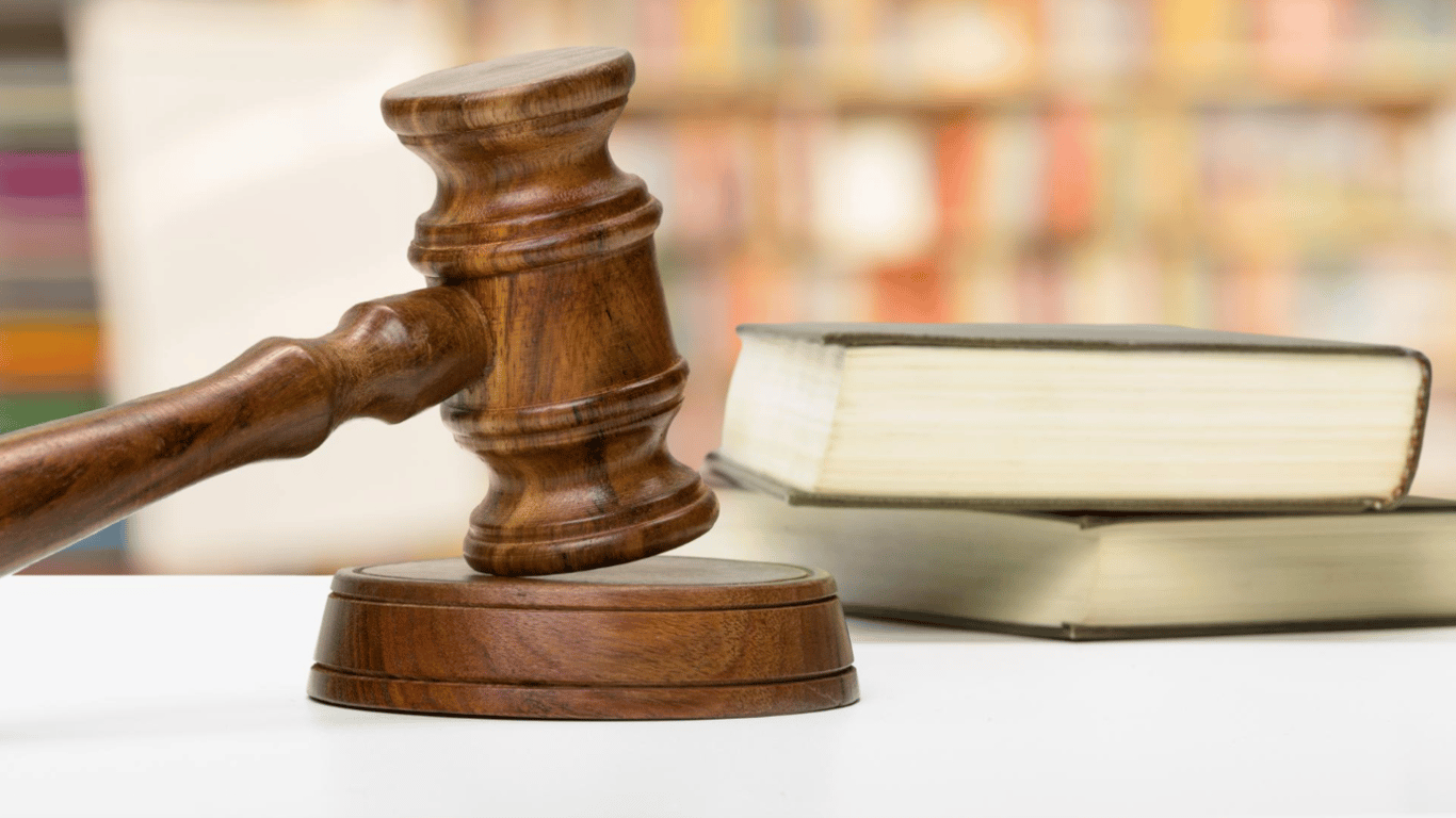 Суд зобов’язав ТЦК переглянути відмову у відстрочці викладачеві: деталі справи