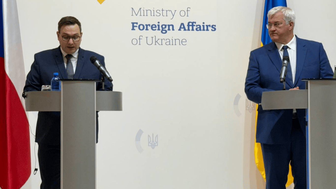 Сибіга заявив про незмінність принципу 'нічого про Україну без України': деталі