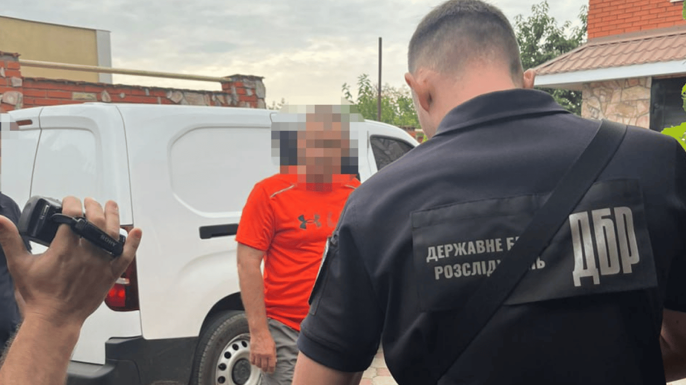 Офіцер з Одещини організував схему ухилення від служби: до 12 років в'язниці