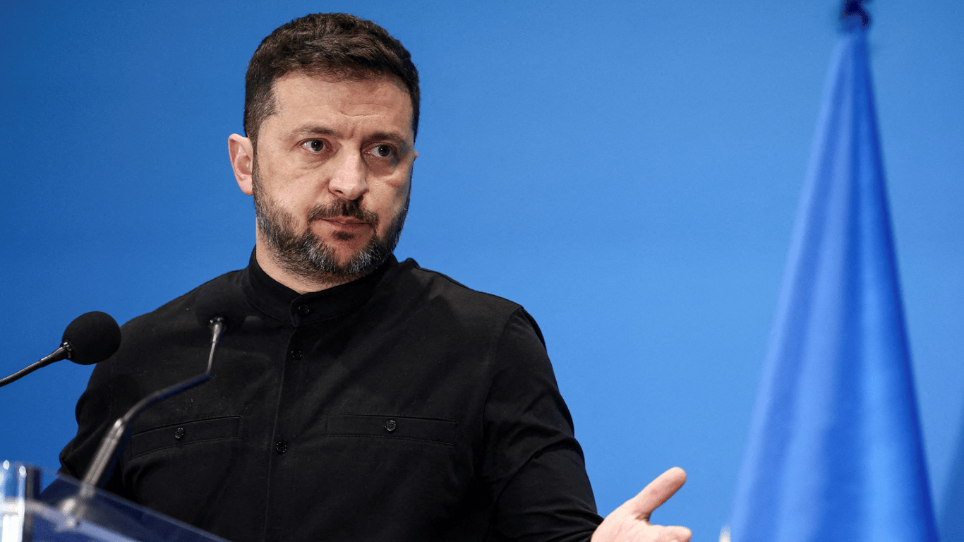 Зеленский заявил о недопустимости выхода из Донбасса: чем это грозит Украине