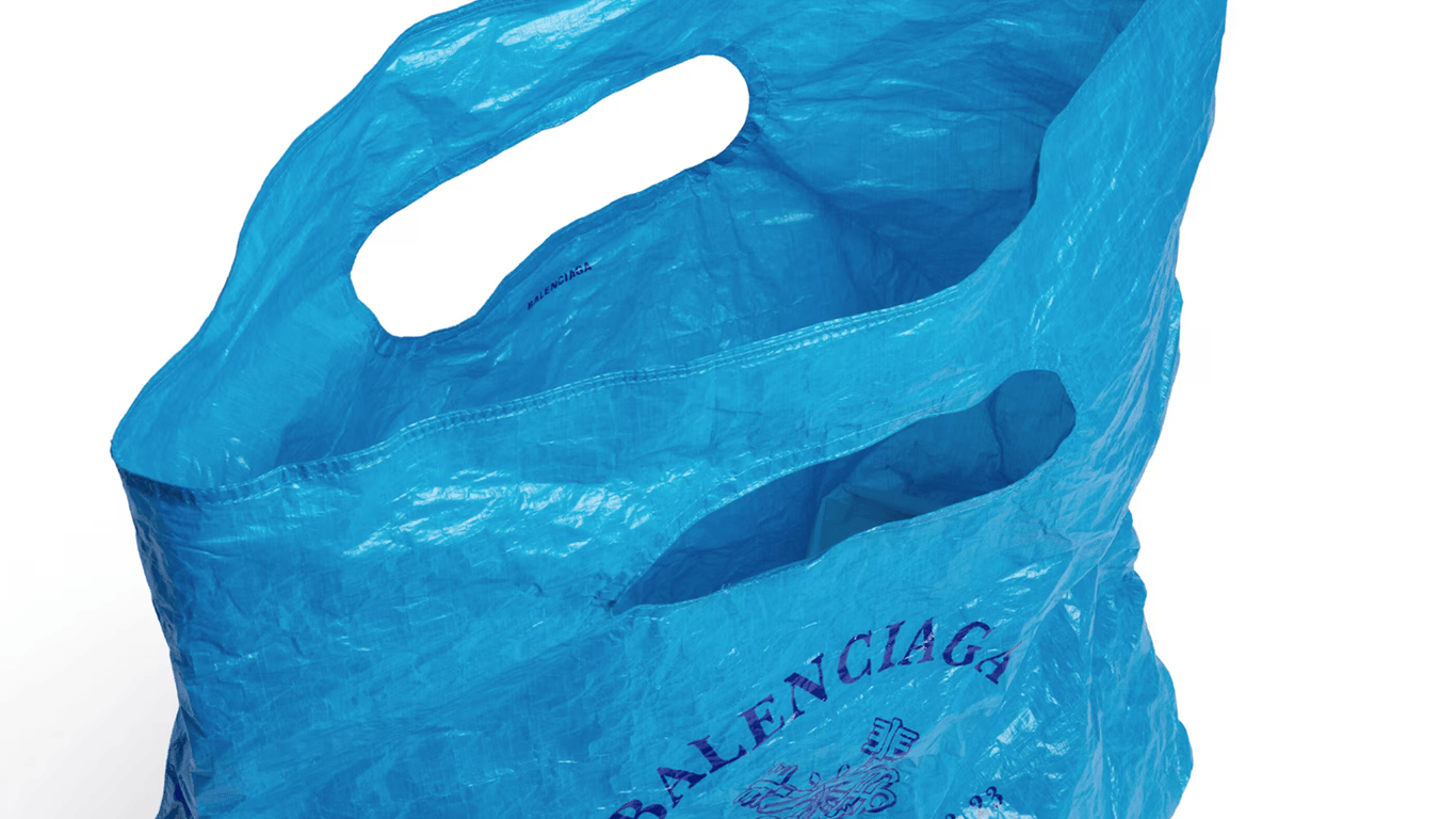 Balenciaga wydała torbę za 38 000 hrywien: czym się różni od zwykłej torby