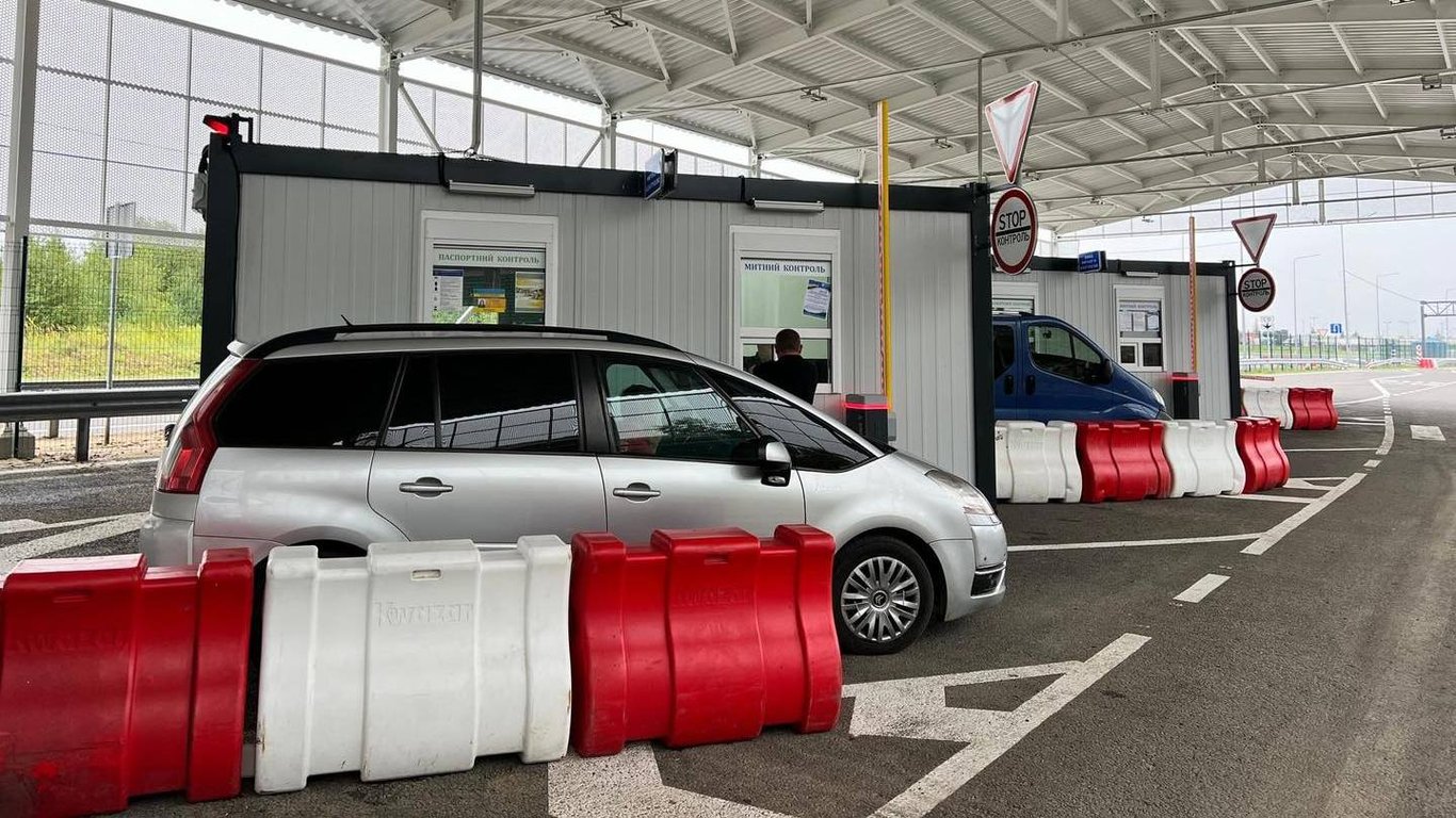 Вивіз готівки в Європу: які суми треба декларувати на кордоні та як уникнути штрафів