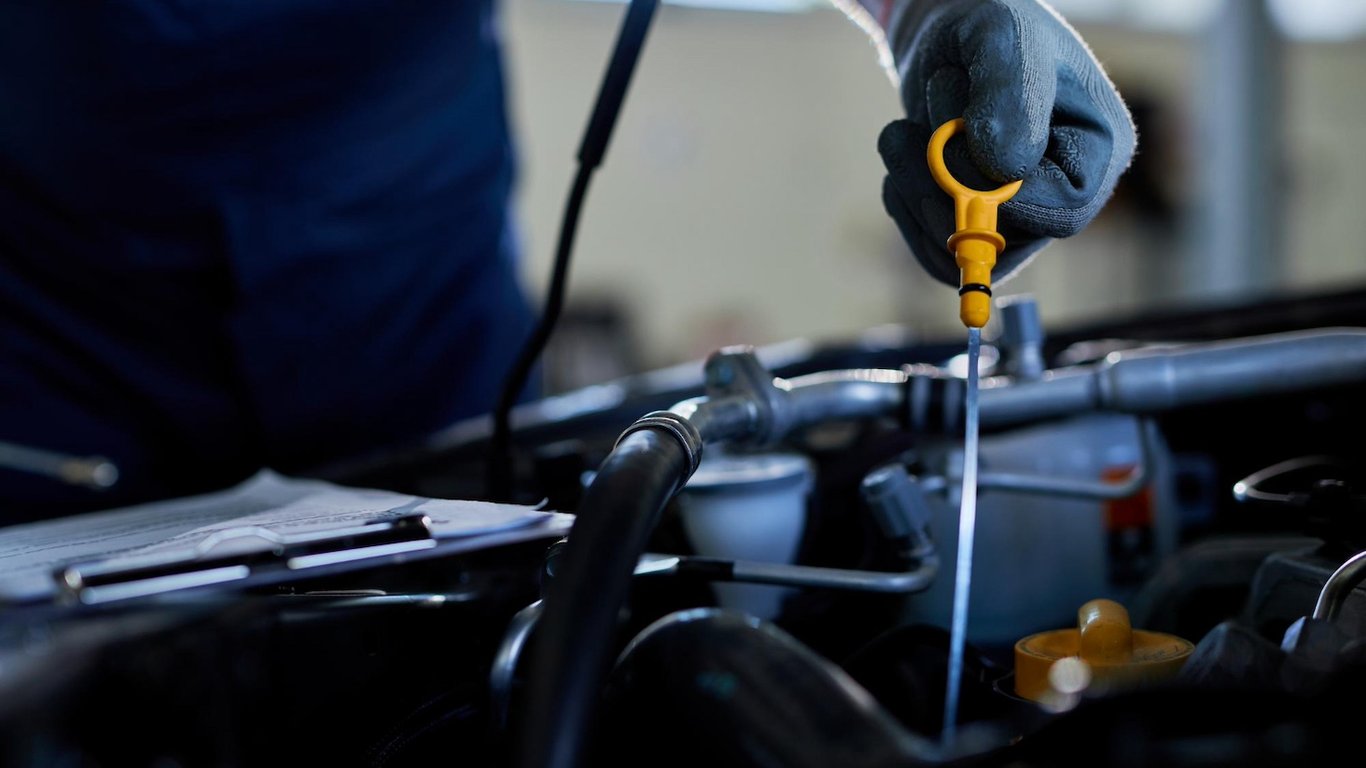 Blackening Engine Oil: When It's Normal and When It's a Red Flag