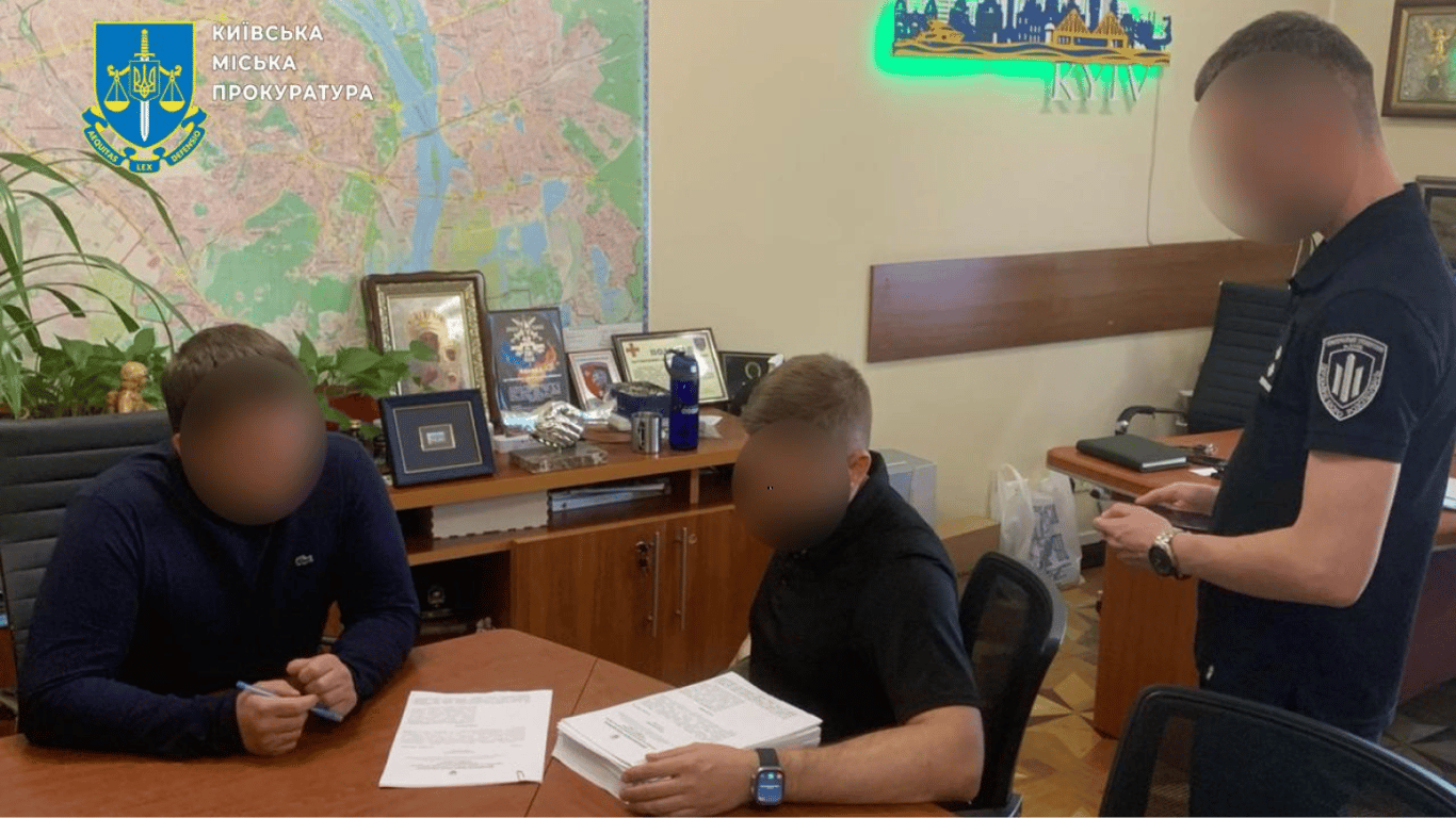 Чиновникам КМДА оголосили підозру в розтраті 1,3 млн грн: деталі справи