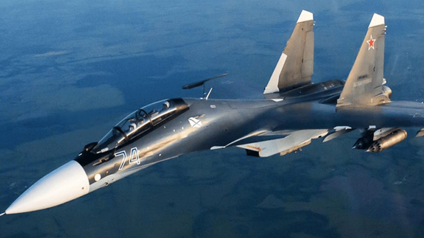 Росія втратила винищувач Су-30СМ біля Зміїного: що сталося з пілотами