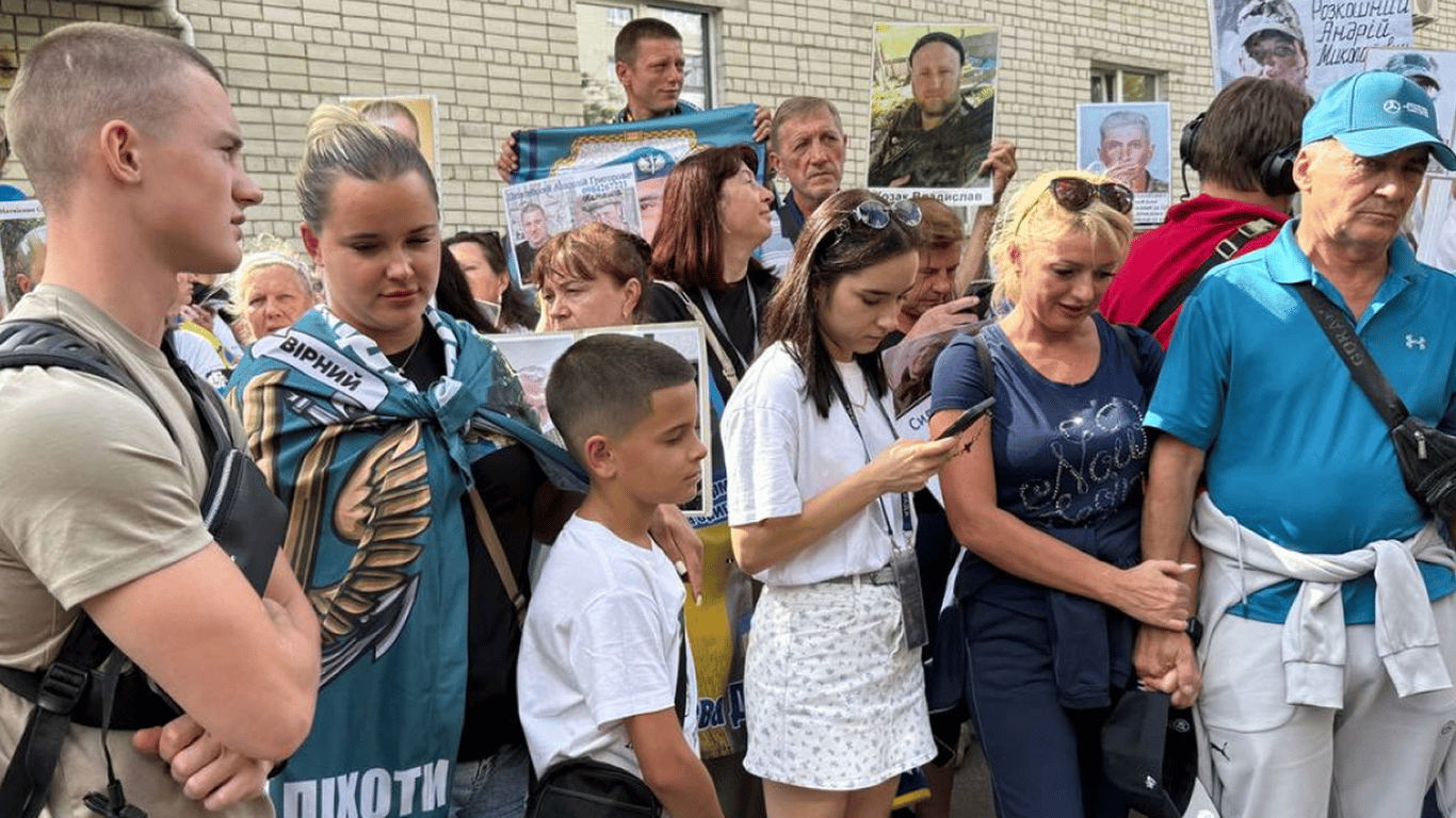 Дружина захисника Маріуполя ледь не забула своє ім’я від радості після звільнення чоловіка