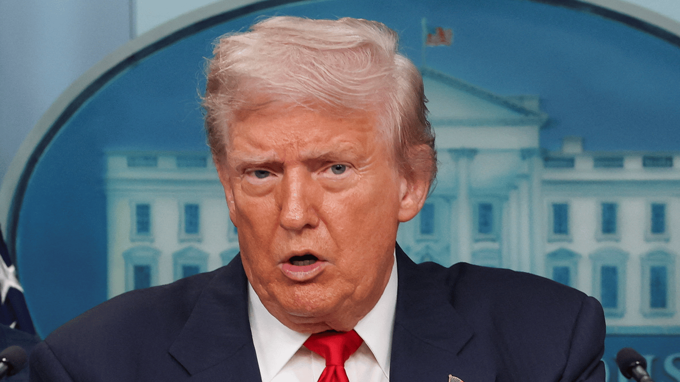 Трамп заявив, що без нього Путін захопив би всю Україну: подробиці звернення