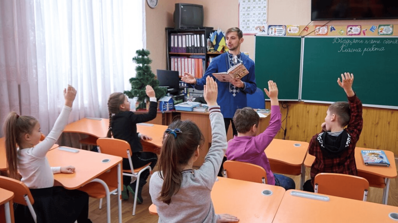 Вчителі середніх шкіл не підлягають мобілізації: що каже юрист