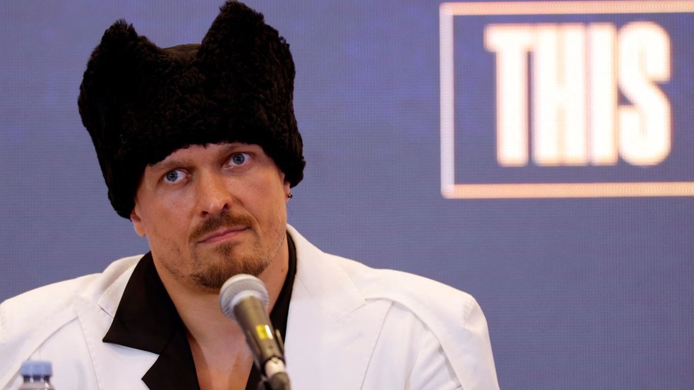 Усик може втратити титул WBO: промоутер розкрив деталі переговорів