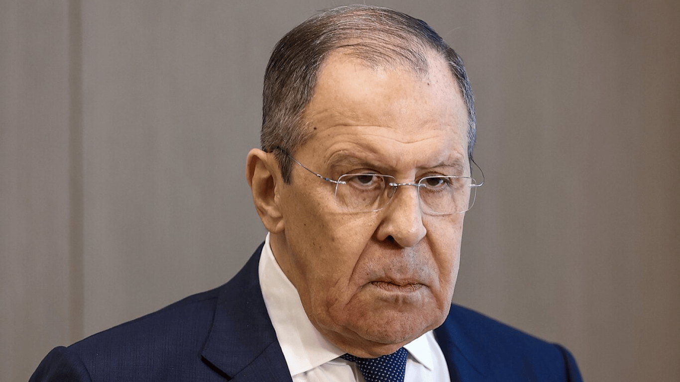 Лавров прибув на переговори у светрі з написом СРСР: що це за сигнал