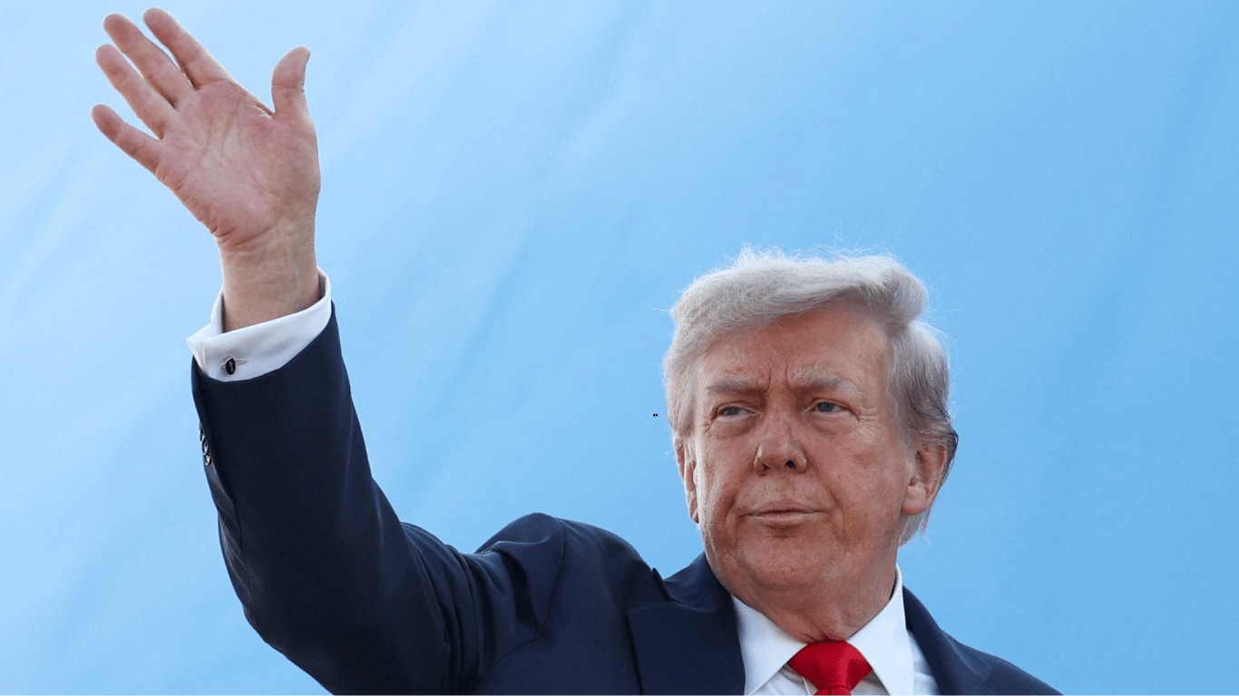 Трамп провів телефонну розмову з Лукашенком: про що говорили лідери перед самітом з Путіним