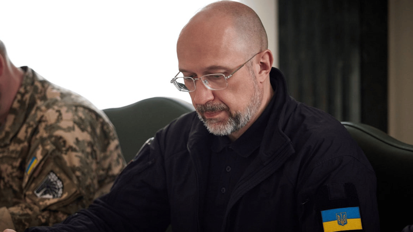 Шмигаль спростив закупівлю техніки для ЗСУ: які транспортні засоби тепер можна купувати