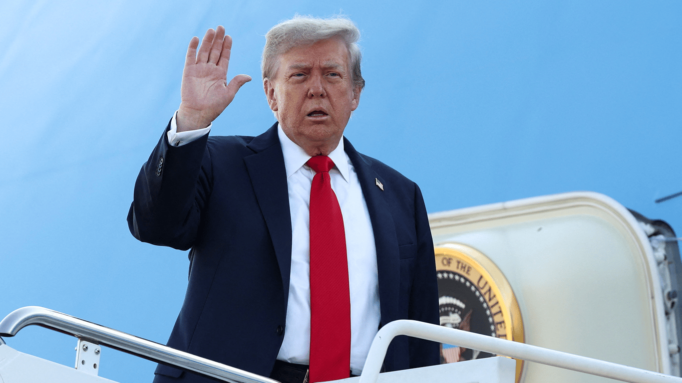Трамп прибув на Аляску для зустрічі з Путіним: як змінився формат переговорів