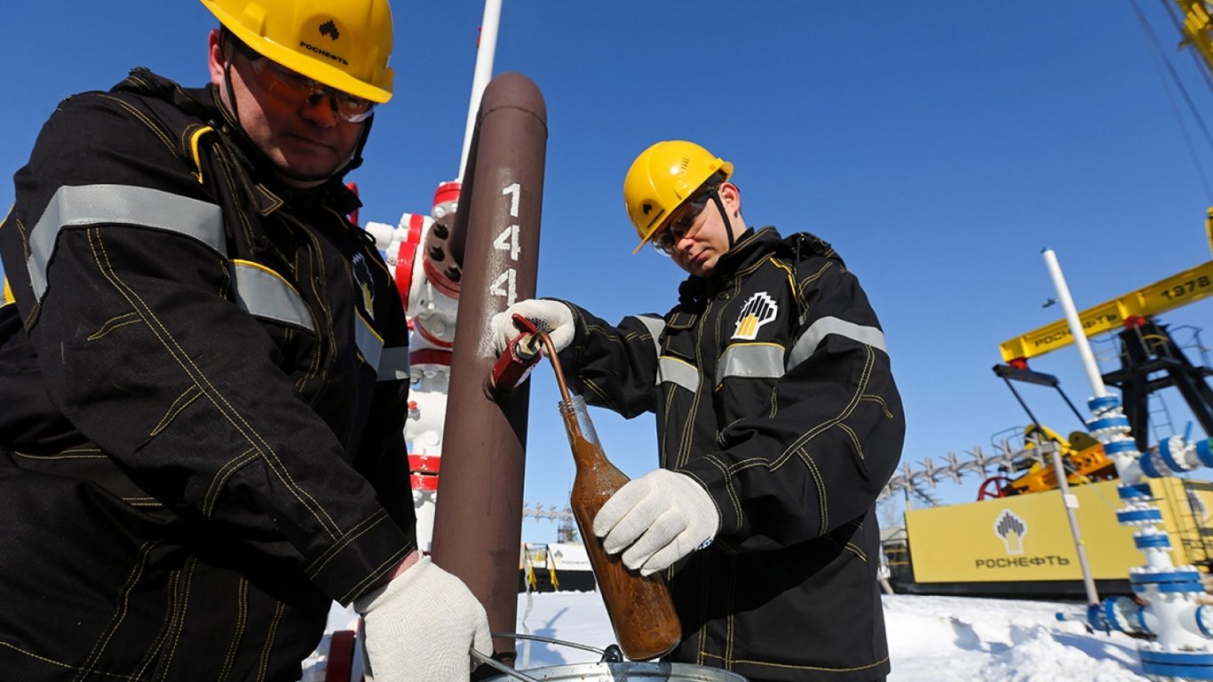 США загрожують санкціями проти Роснефті та Лукойлу: як це вдарить по Путіну