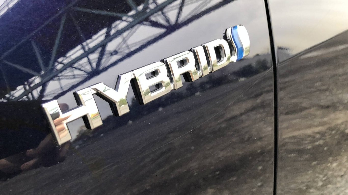 TOP-7 hybrids of 2025: which models pay off the fastest