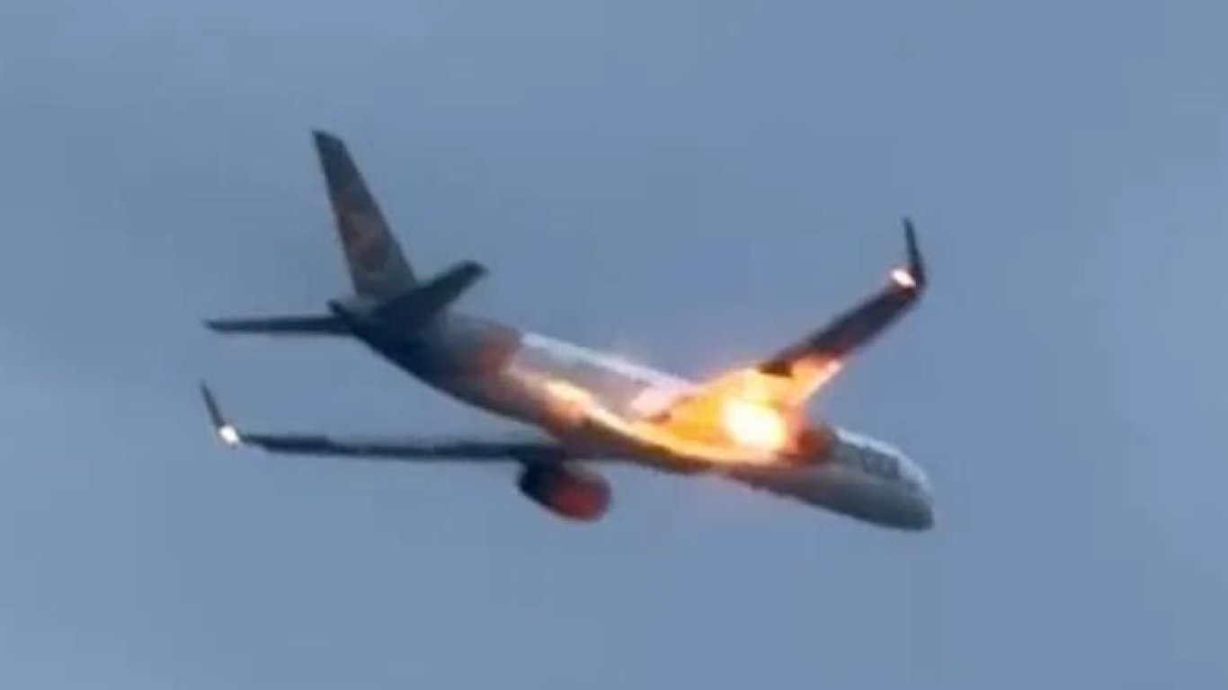 Самолет Condor едва не разбился из-за возгорания двигателя: как пилоты спасли 273 пассажиров