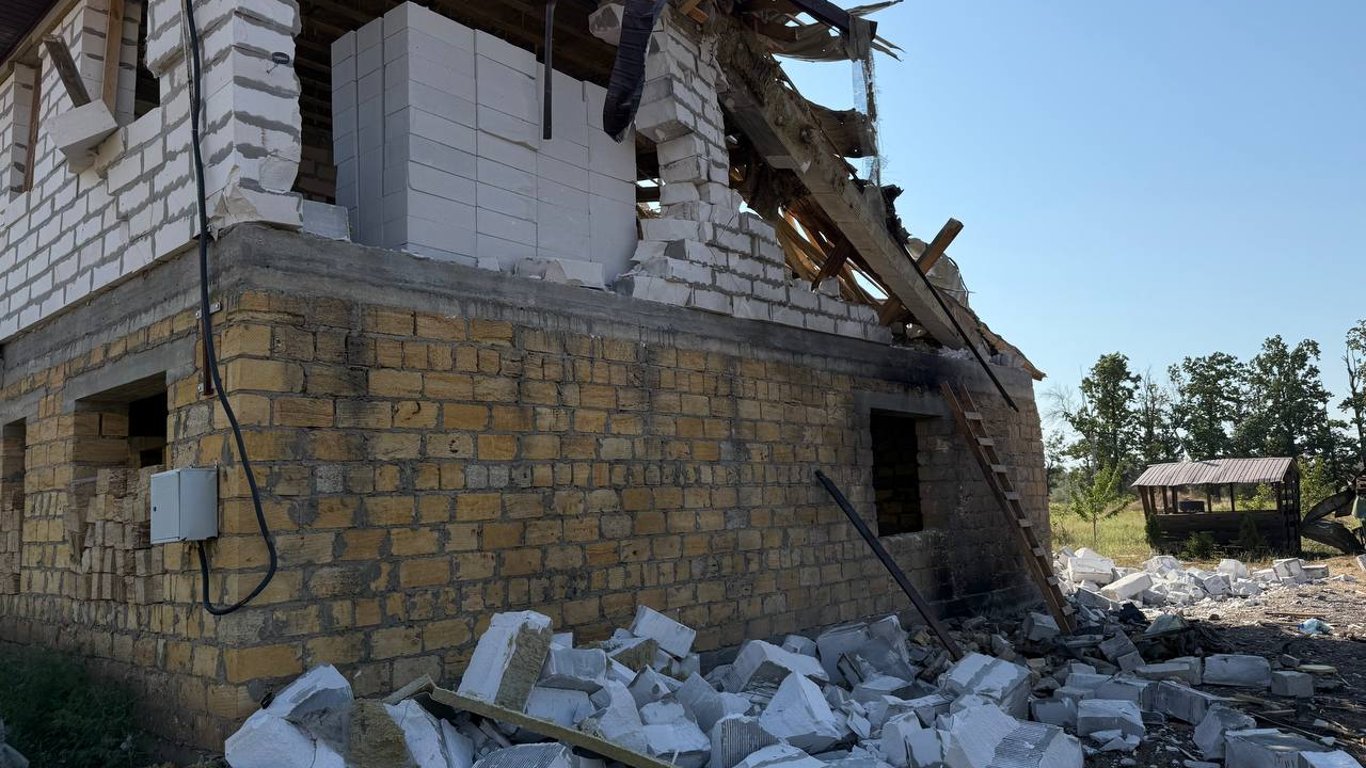 Россия атаковала Одесщину: жилые дома без окон и разрушения после ночного обстрела