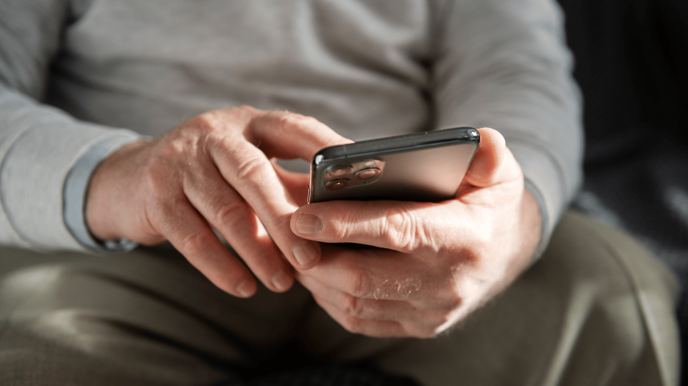 Smartphones Under Attack: How to Identify Viruses and Protect Your Data in 2025