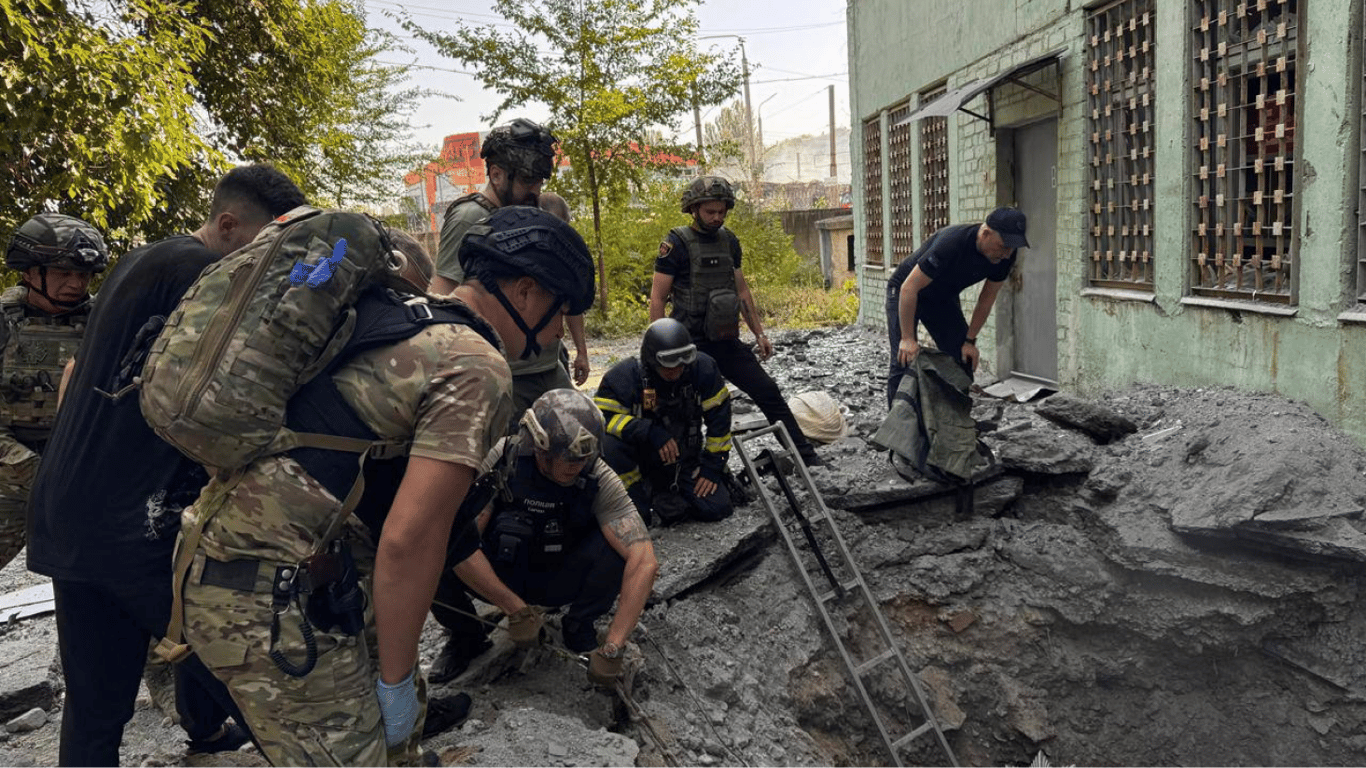 Ракетный удар по Запорожью: количество погибших возросло после смерти пострадавшего под завалами