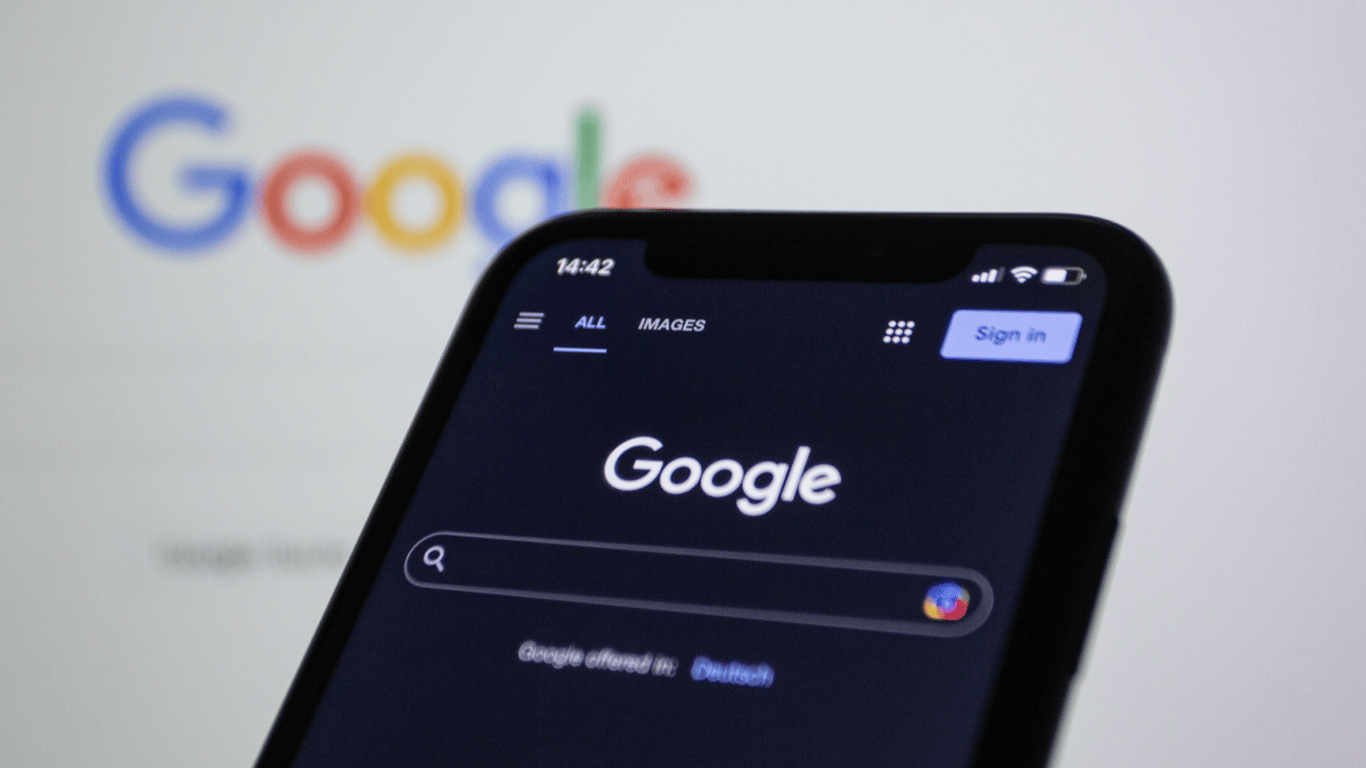 Google зафиксировала новые атаки на аккаунты: как защитить свои данные