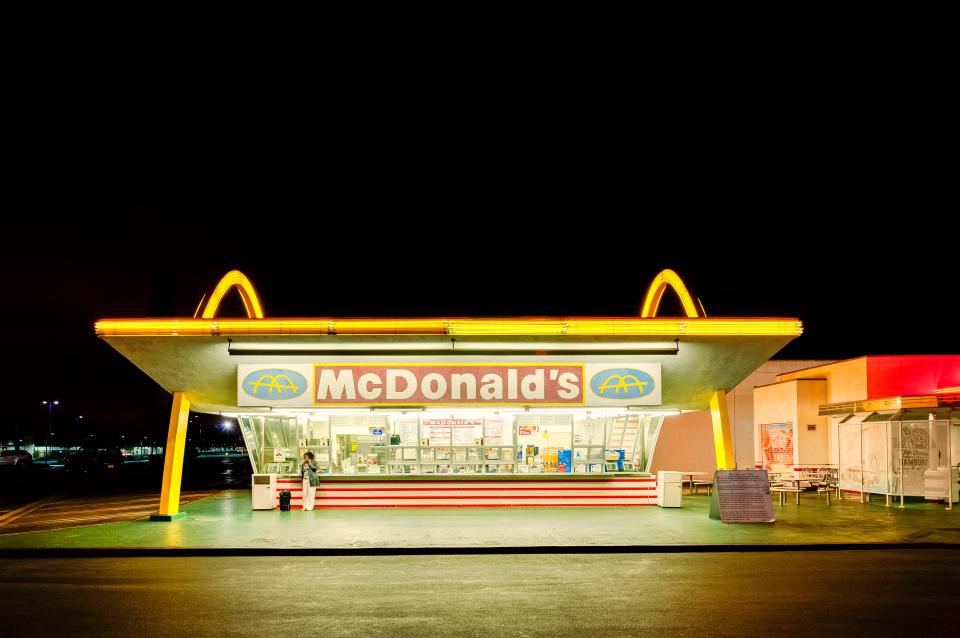 В Калифорнии находится самый старый McDonald's в мире: как выглядит ресторан 1953 года