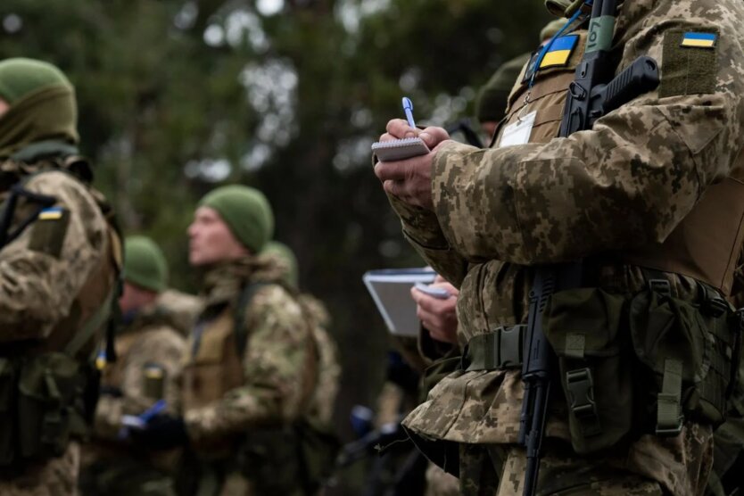 Уряд змінив правила бронювання: 100% працівників критичних підприємств захищено