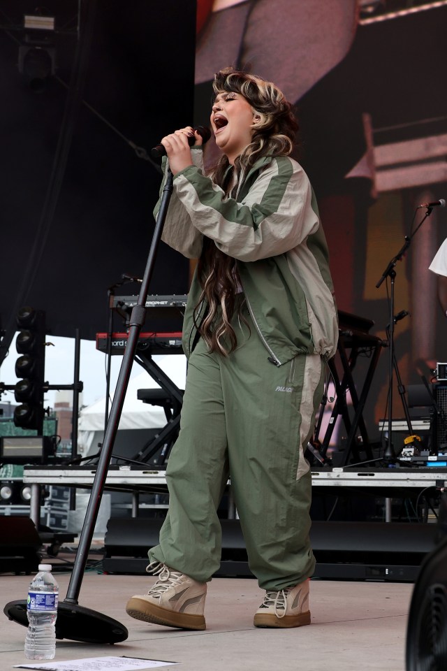 Singer Lola Young cancels tour and steps away from the stage: what happened