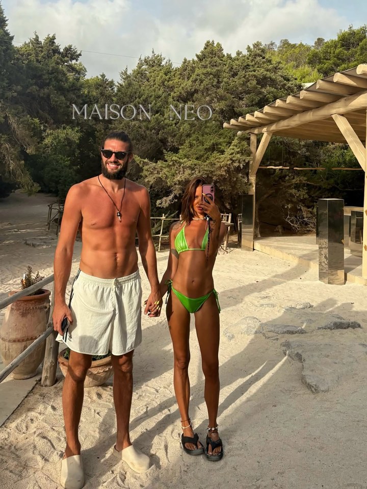 ‘Blindsided’ Andy Carroll defies Dagenham boss to go on ANOTHER holiday after dressing-down over Lou Teasdale
