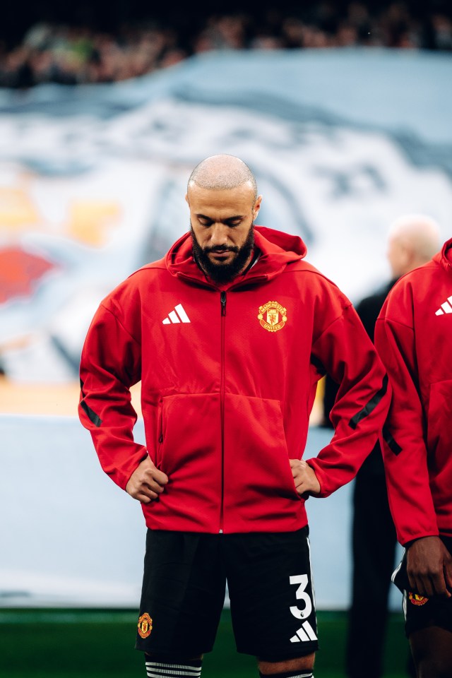 Manchester United Defender Changed His Hairstyle: Fans Believe It's A Transplant