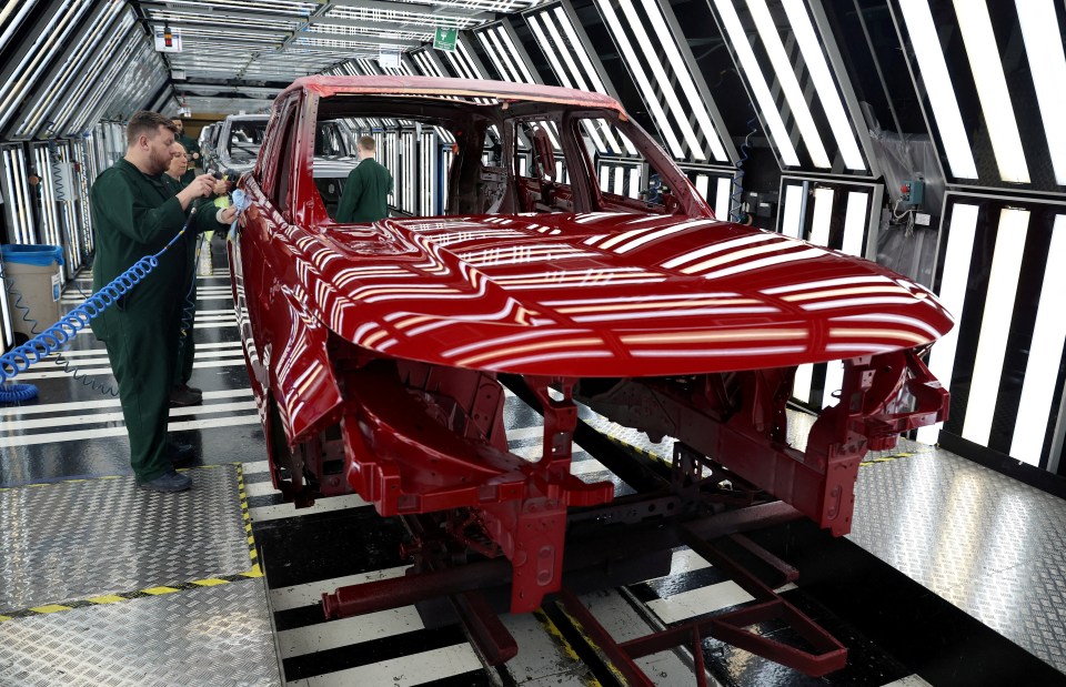 Jaguar Land Rover восстанавливает производство после кибератаки: подробности