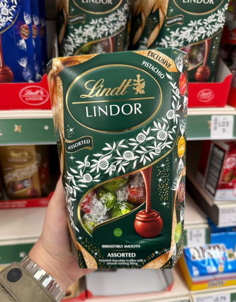 Neue weihnachtliche Neuheit von Lindt: Schokoladenkugeln mit Pistazie sind im Angebot
