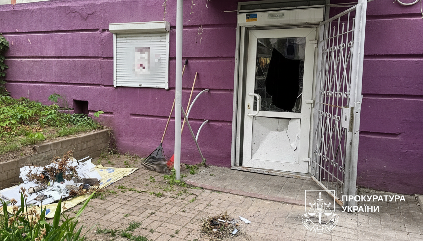 Atak dronem na blok w Charkowie: ranna kobieta, zniszczone mieszkania
