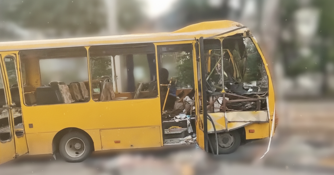 Angriff auf Linienbus in Cherson: Acht Verletzte – Rettungskräfte im Donbass beschossen