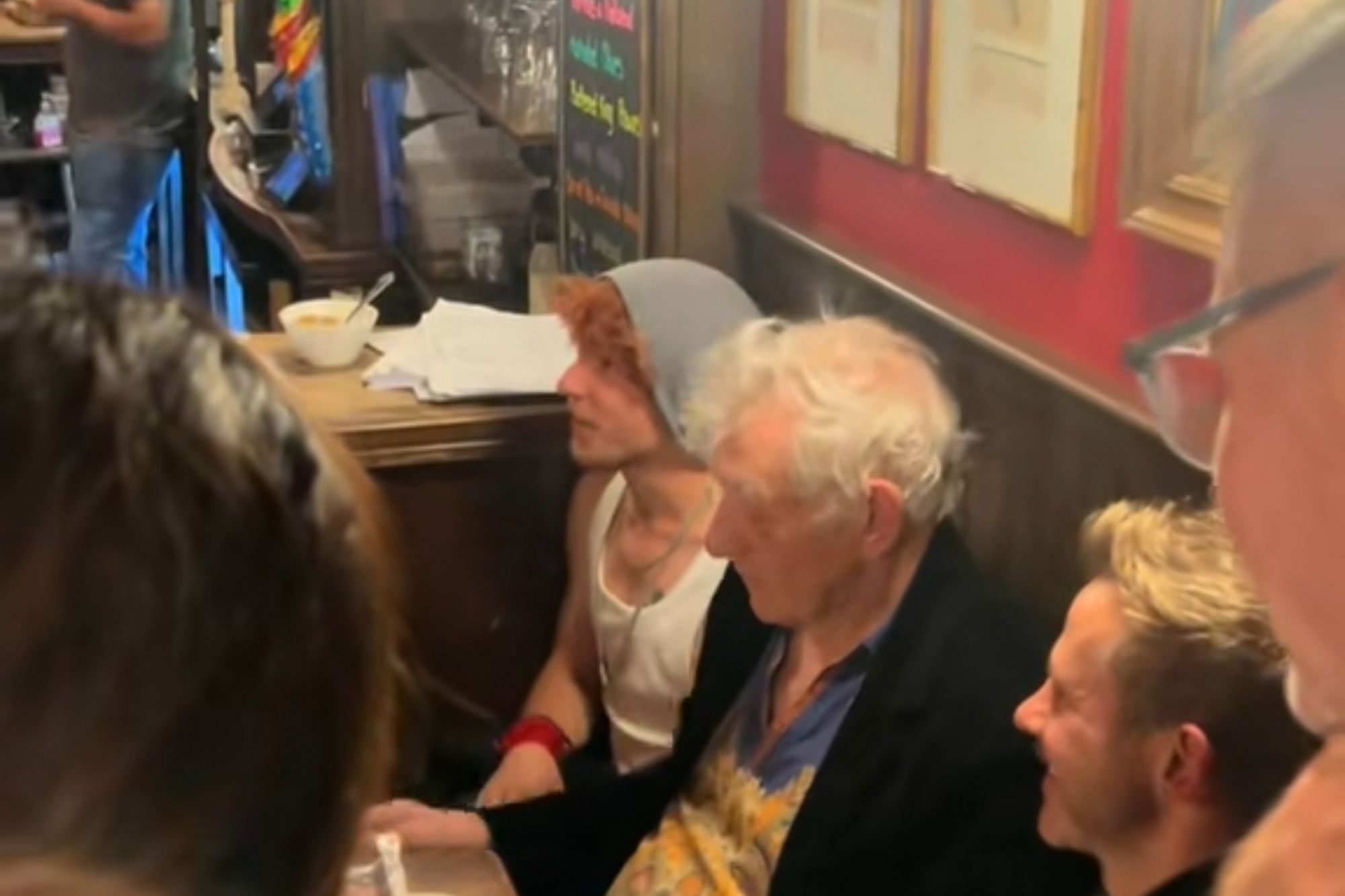 Ian McKellen and Elijah Wood Win Pub Quiz in London: Here's How It Went