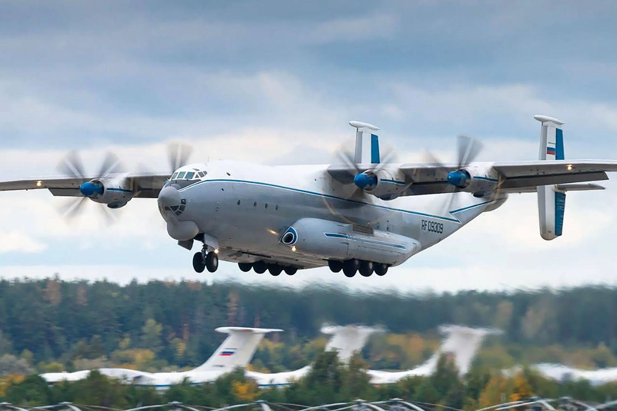 Ан-22 розбився в Росії: що відомо про катастрофу та пошуки